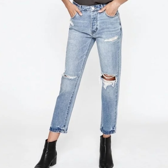 PacSun Pants - PacSun light wash mom jeans.